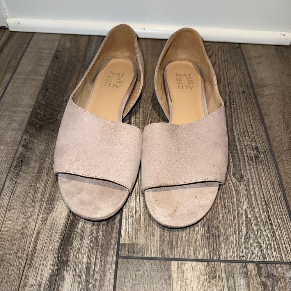 Naturalized Size 7W. Slip on Pre-owned - Picture 1 of 5
